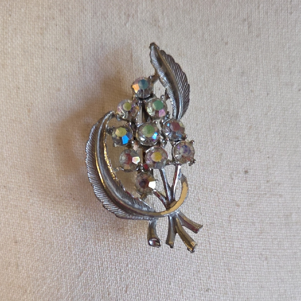 Vintage 60's Iridescent Aurora Borealis Faux Gemstone Silver Tone Brooch